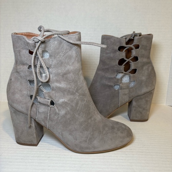 Steve Madden Savor Suede Leather Booties Size 5.5 - Picture 1 of 9